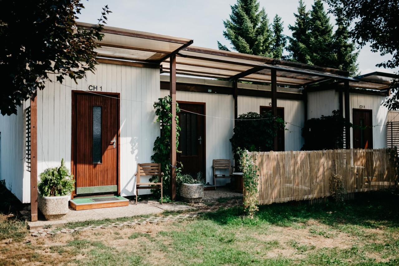 Hotel Camp Alpa à Ostrovačice Extérieur photo